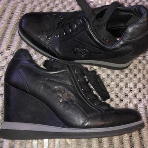 🌸 VINTAGE PRADA SNEAKER WEDGE 🌸